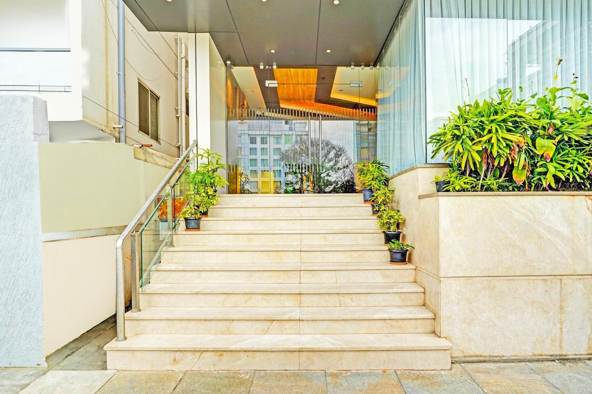 Hotel Super Townhouse Indiranagar Bengaluru Zewnętrze zdjęcie