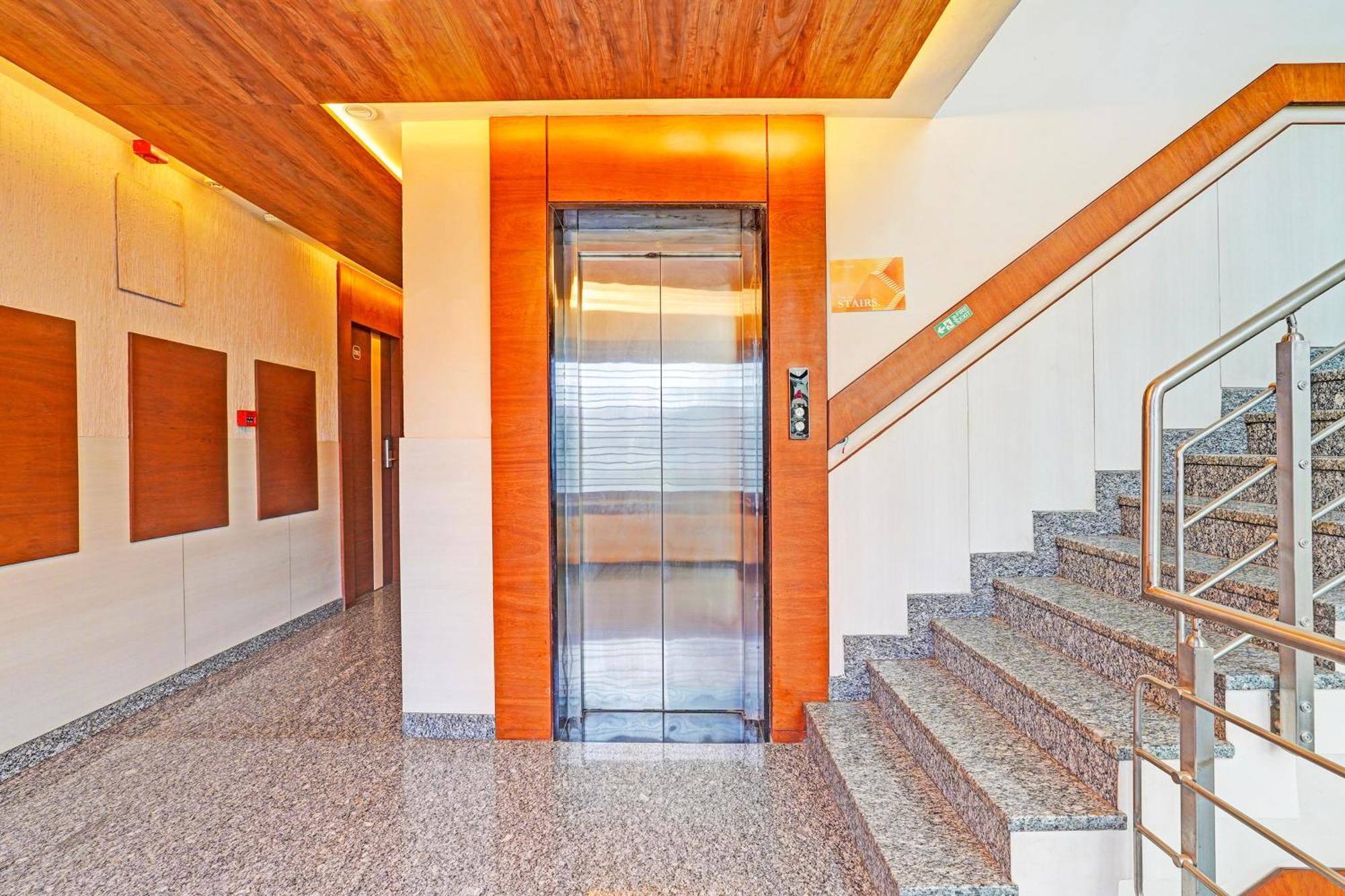 Hotel Super Townhouse Indiranagar Bengaluru Zewnętrze zdjęcie