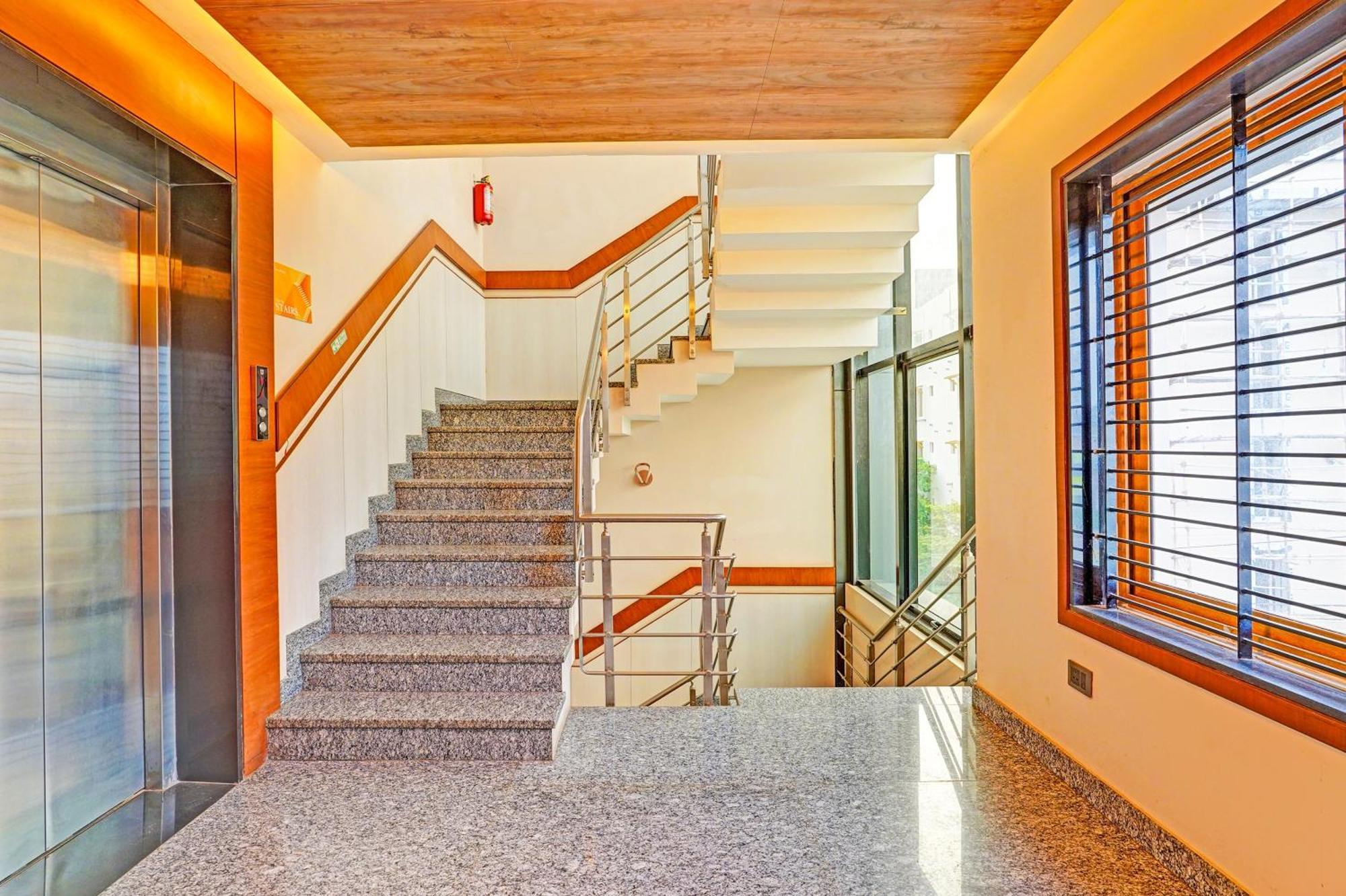 Hotel Super Townhouse Indiranagar Bengaluru Zewnętrze zdjęcie